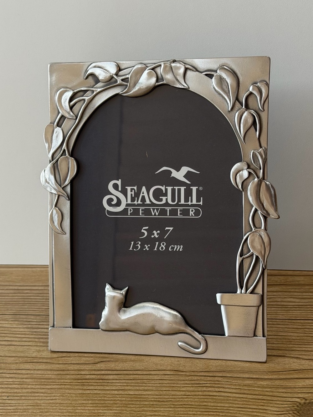 Vintage 1985 Seagull Pewter Kitty Cat In Window Picture Frame Arched 5x7